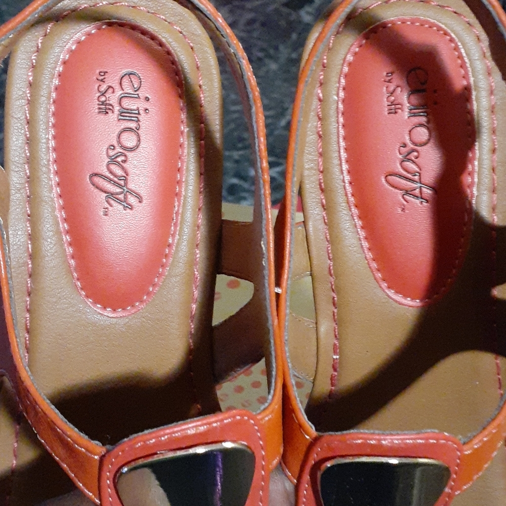 Sandals - Picture 3 of 4